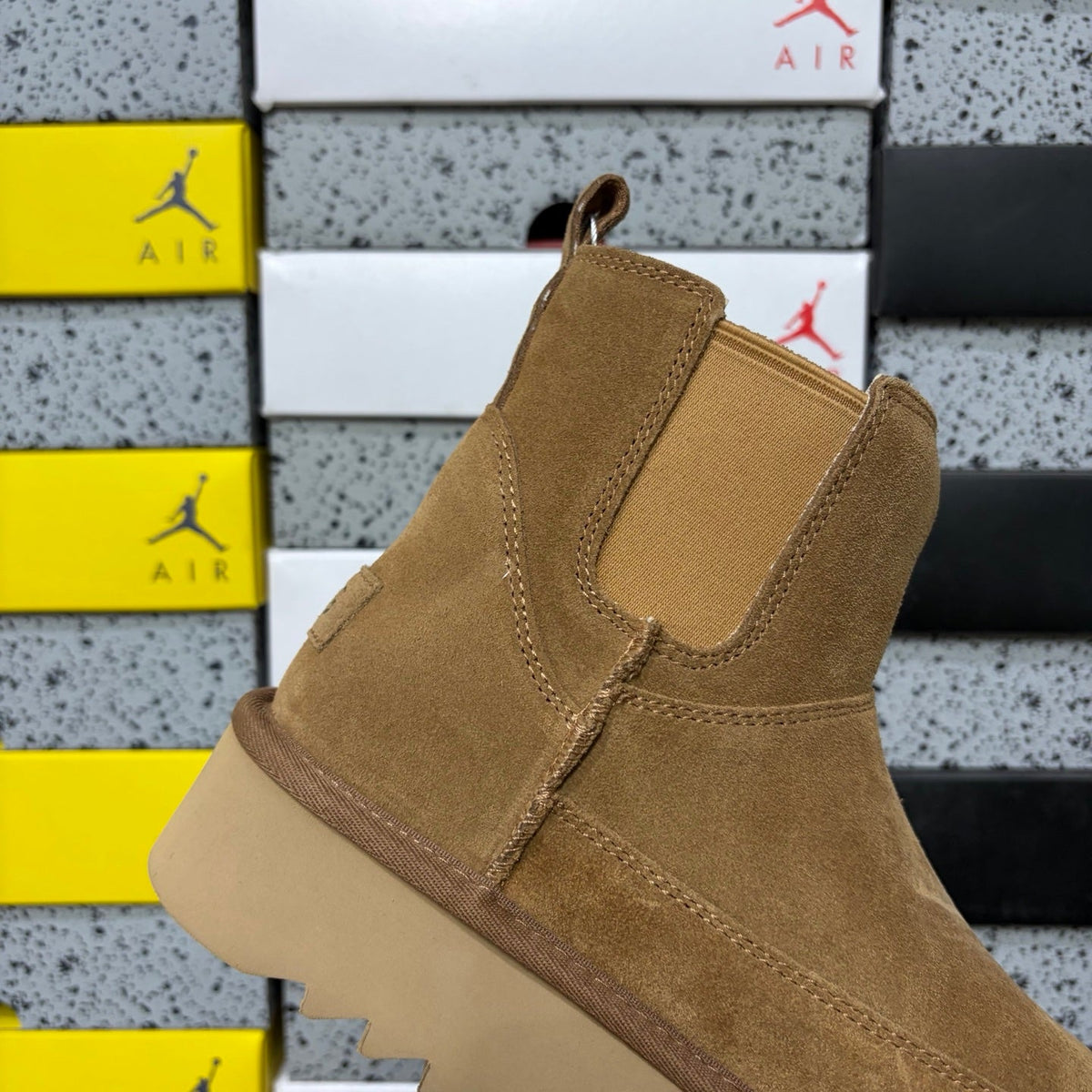 UGG Chelsea Platform Ankle Boot – Women’s Suede Boot with Elastic Gusset & Lug Sole in Chestnut